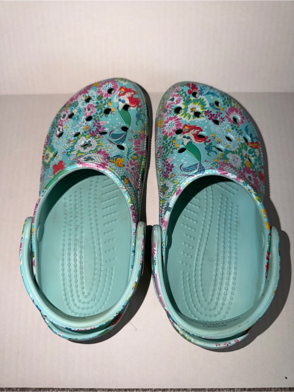 Crocs x Disney Vera Bradley Little Mermaid Ariel Floral Clogs M4/W6